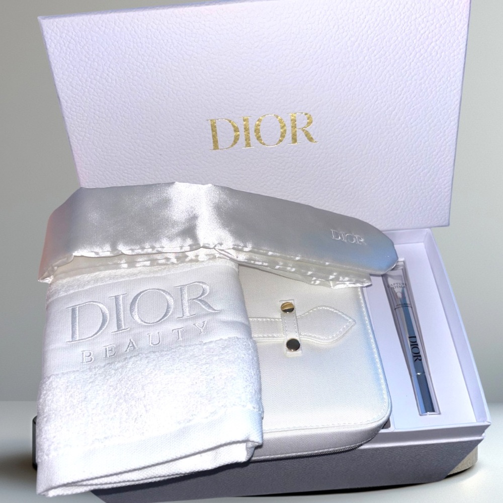 Dior Vanity Gift Set 2025 -Hyalushot, vanity, towel, eye mask, BNIB- Dior Beauty - Picture 2 of 8